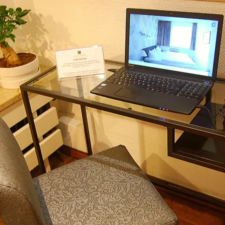 クローネ シティ ユーログレス ホテル アーヘン