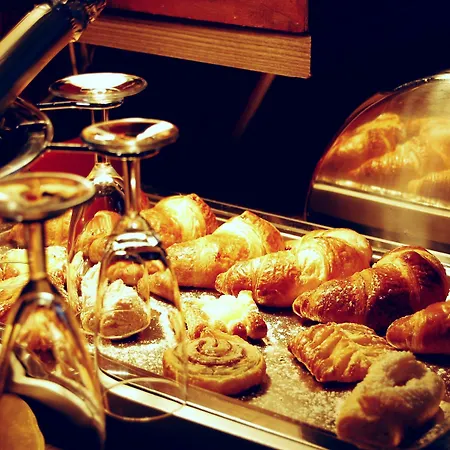 クローネ シティ ユーログレス 3*