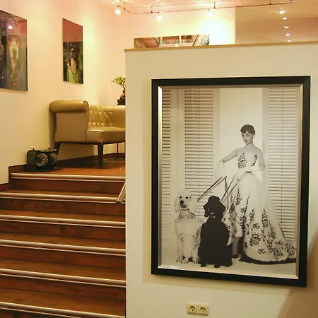 ホテル クローネ シティ ユーログレス アーヘン