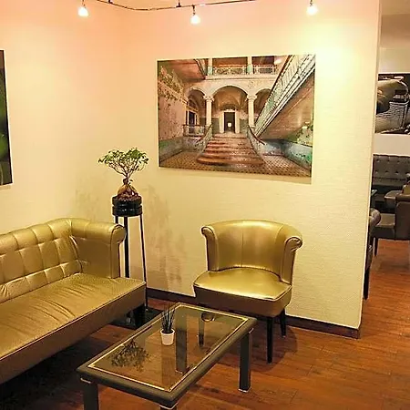 מלון Aachener Stadthotel 2*