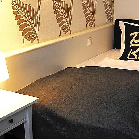 Aachener Stadthotel 2* אאכן