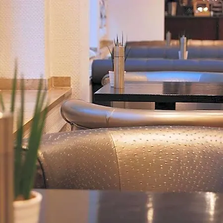 מלון Aachener Stadthotel