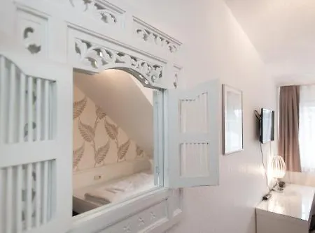 クローネ シティ ユーログレス アーヘン